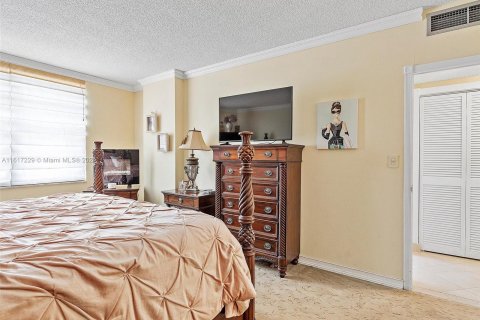 Купить кондоминиум в Халландейл-Бич, Флорида 2 спальни, 115.2м2, № 1238720 - фото 17