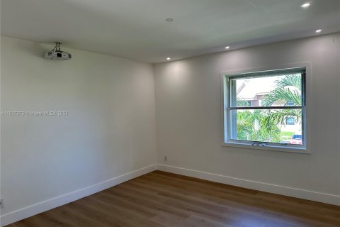 Touwnhouse à vendre à Hallandale Beach, Floride: 2 chambres, 123.56 m2 № 1238684 - photo 17