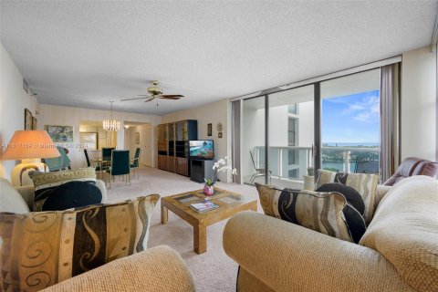 Condo in Aventura, Florida, 2 bedrooms  № 1238719 - photo 10