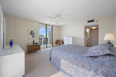 Condo in Aventura, Florida, 2 bedrooms  № 1238719 - photo 16