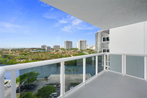 Condo in Aventura, Florida, 2 bedrooms  № 1238719 - photo 1