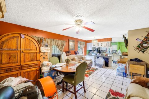 House in Fort Lauderdale, Florida 4 bedrooms, 125.42 sq.m. № 1380639 - photo 17