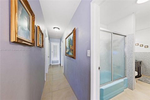 Villa ou maison à vendre à Miami, Floride: 4 chambres, 130.06 m2 № 1384637 - photo 9