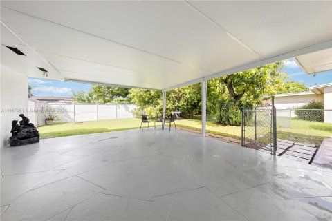 Villa ou maison à vendre à Miami, Floride: 4 chambres, 130.06 m2 № 1384637 - photo 19