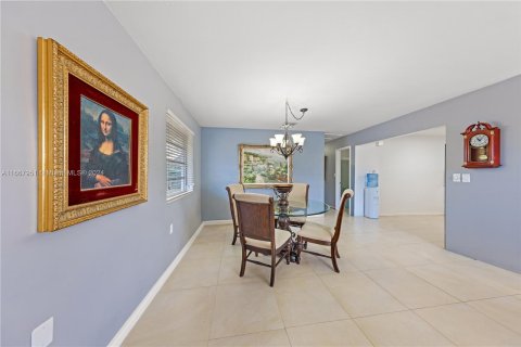 Villa ou maison à vendre à Miami, Floride: 4 chambres, 130.06 m2 № 1384637 - photo 6