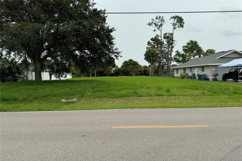 Terreno en venta en Port Charlotte, Florida № 1284189 - foto 1