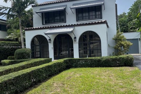 Casa en venta en Coral Gables, Florida, 5 dormitorios, 233.09 m2 № 1345177 - foto 1