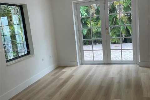 Casa en venta en Coral Gables, Florida, 5 dormitorios, 233.09 m2 № 1345177 - foto 19