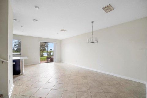 Townhouse in Davenport, Florida 3 bedrooms, 161.74 sq.m. № 1351246 - photo 6