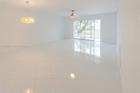 Condominio en venta en Sunrise, Florida, 2 dormitorios, 116.59 m2 № 1074223 - foto 8