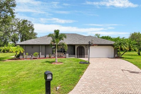 Villa ou maison à vendre à Punta Gorda, Floride: 3 chambres, 211.07 m2 № 1275228 - photo 1