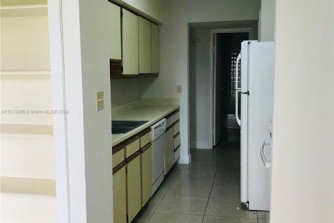 Condo in Coral Springs, Florida, 2 bedrooms  № 1391555 - photo 9