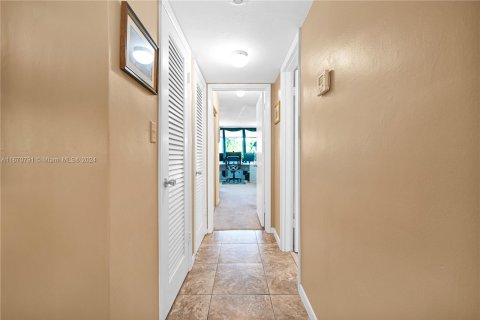 Copropriété à vendre à Miami, Floride: 2 chambres, 166.2 m2 № 1391554 - photo 27