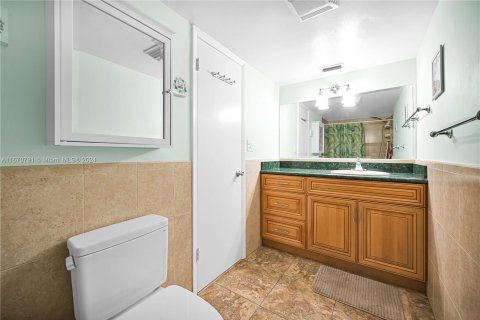 Condo in Miami, Florida, 2 bedrooms  № 1391554 - photo 23