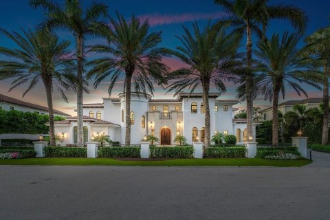 House in Boca Raton, Florida 7 bedrooms, 958.01 sq.m. № 1070260 - photo 22