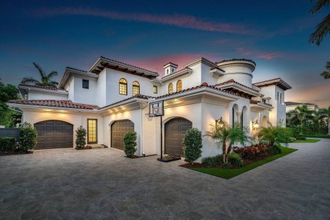 House in Boca Raton, Florida 7 bedrooms, 958.01 sq.m. № 1070260 - photo 19