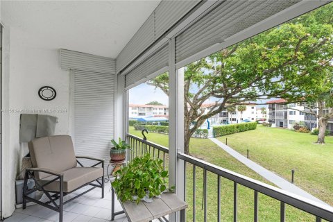 Condominio en venta en Pembroke Pines, Florida, 2 dormitorios, 108.7 m2 № 1099423 - foto 18