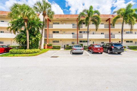 Condominio en venta en Pembroke Pines, Florida, 2 dormitorios, 108.7 m2 № 1099423 - foto 2