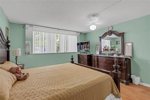 Copropriété à vendre à Pembroke Pines, Floride: 2 chambres, 108.7 m2 № 1099423 - photo 13