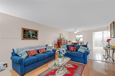 Condominio en venta en Pembroke Pines, Florida, 2 dormitorios, 108.7 m2 № 1099423 - foto 8