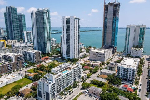 Condo in Miami, Florida, 2 bedrooms  № 1241997 - photo 25