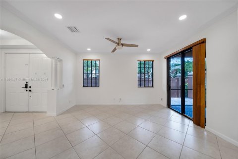 Condo in Weston, Florida, 3 bedrooms  № 1352014 - photo 11