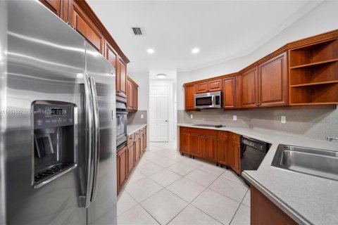 Condo in Weston, Florida, 3 bedrooms  № 1352014 - photo 10