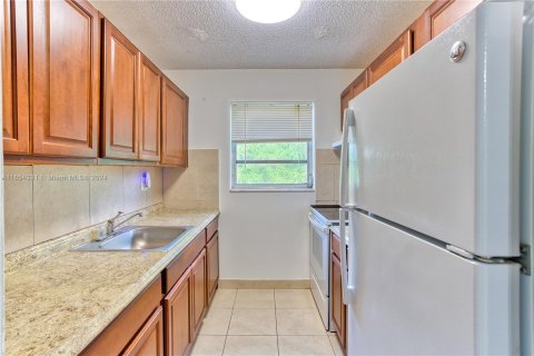 Condo in Davie, Florida, 2 bedrooms  № 1351964 - photo 9