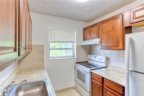 Condo in Davie, Florida, 2 bedrooms  № 1351964 - photo 10