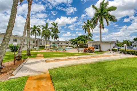 Condo in Davie, Florida, 2 bedrooms  № 1351964 - photo 25