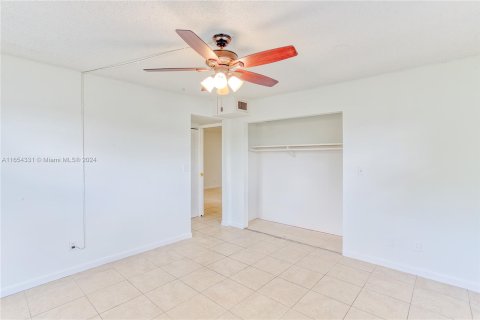 Condo in Davie, Florida, 2 bedrooms  № 1351964 - photo 18