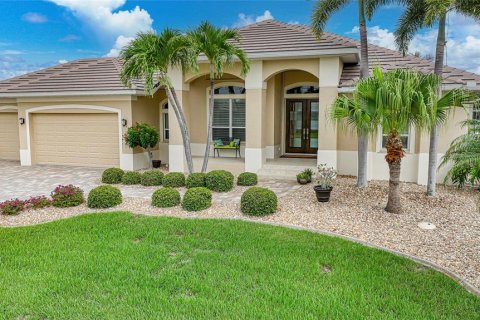 Casa en venta en Punta Gorda, Florida, 3 dormitorios, 228.26 m2 № 1273096 - foto 3