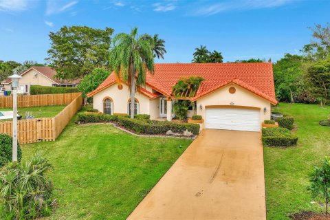 Villa ou maison à vendre à Coral Springs, Floride: 4 chambres, 240.8 m2 № 1054668 - photo 4
