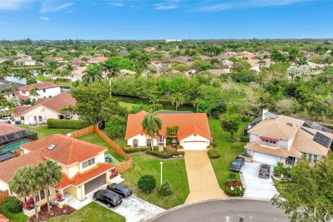 Villa ou maison à vendre à Coral Springs, Floride: 4 chambres, 240.8 m2 № 1054668 - photo 1
