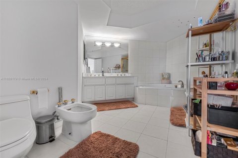 Copropriété à vendre à Miami Beach, Floride: 2 chambres, 133.78 m2 № 1282263 - photo 15