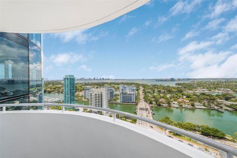 Condo in Miami Beach, Florida, 2 bedrooms  № 1282263 - photo 18