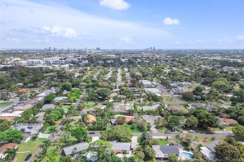 House in Wilton Manors, Florida 3 bedrooms, 156.45 sq.m. № 1049931 - photo 1