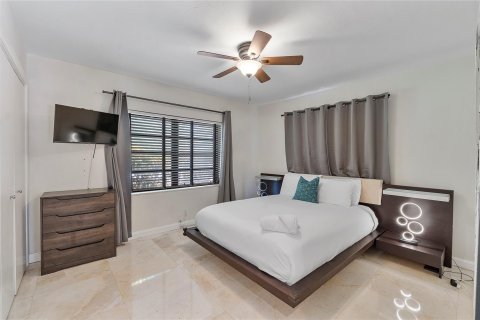 Casa en venta en Wilton Manors, Florida, 3 dormitorios, 156.45 m2 № 1049931 - foto 18