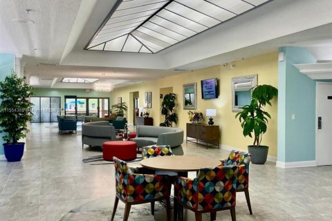 Condominio en venta en Sunrise, Florida, 1 dormitorio, 79.9 m2 № 1075204 - foto 27