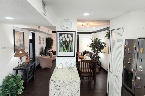 Condominio en venta en Sunrise, Florida, 1 dormitorio, 79.9 m2 № 1075204 - foto 12