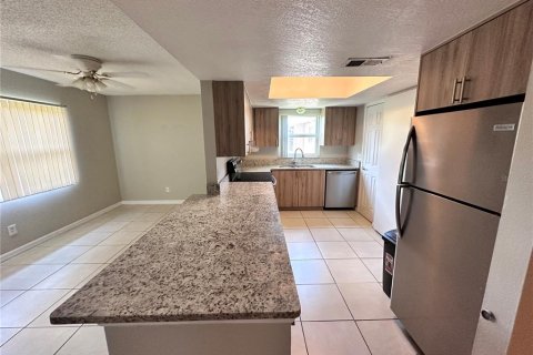 Condominio en venta en Orlando, Florida, 2 dormitorios, 84.08 m2 № 1091196 - foto 3