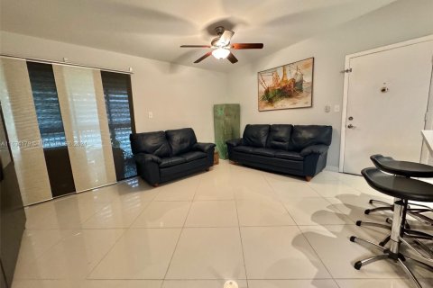 Condominio en venta en Tamarac, Florida, 2 dormitorios, 76.83 m2 № 1294961 - foto 6