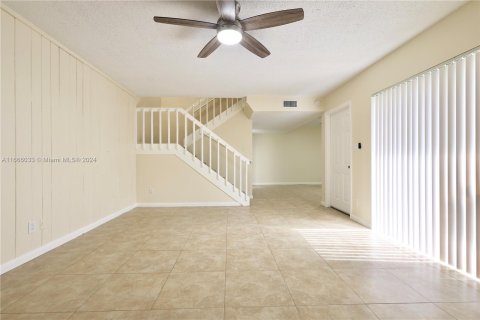 Touwnhouse à vendre à North Lauderdale, Floride: 2 chambres, 142.14 m2 № 1379099 - photo 6