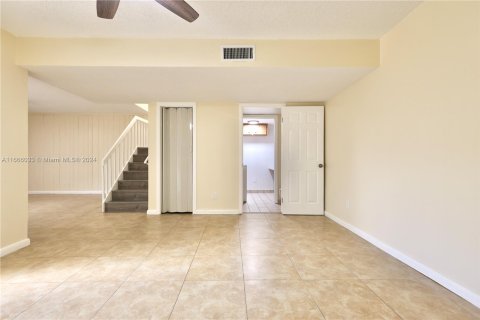 Touwnhouse à vendre à North Lauderdale, Floride: 2 chambres, 142.14 m2 № 1379099 - photo 2