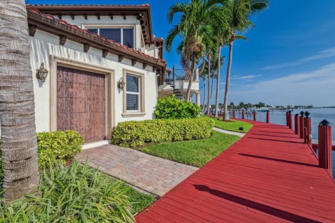 Villa ou maison à vendre à Lake Worth, Floride: 6 chambres, 552.86 m2 № 1070408 - photo 15