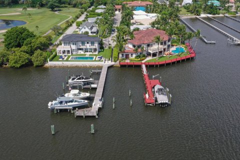 House in Lake Worth, Florida 6 bedrooms, 552.86 sq.m. № 1070408 - photo 7