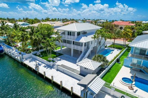 Villa ou maison à vendre à Key Largo, Floride: 5 chambres, 343.55 m2 № 1167792 - photo 1