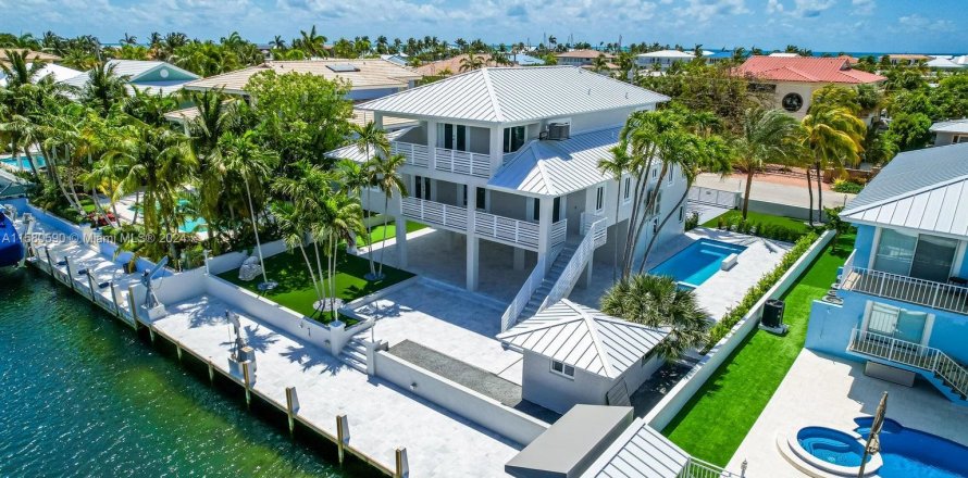 Villa ou maison à Key Largo, Floride 5 chambres, 343.55 m2 № 1167792
