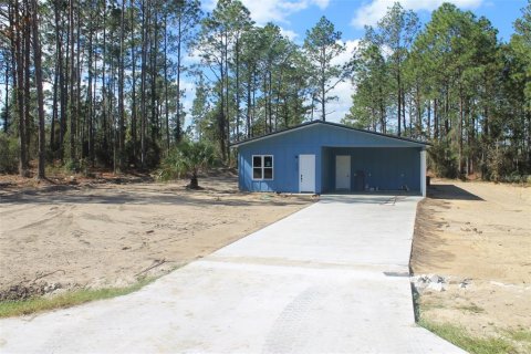 House in Dunnellon, Florida 3 bedrooms, 160.35 sq.m. № 1385452 - photo 1