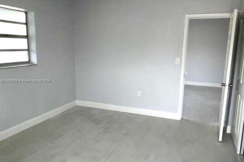 Propiedad comercial en venta en Miami, Florida, 148.27 m2 № 1231146 - foto 16